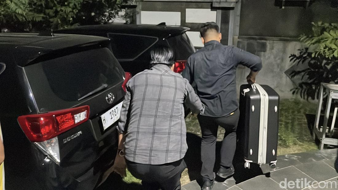 Kpk Geledah Koperasi Di Pati Sita Lima Koper Terkait Korupsi Sudewo