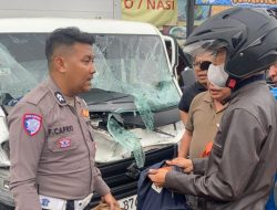 Sopir Pikap Terluka Usai Tabrak Motor dan Truk Beruntun di Bogor