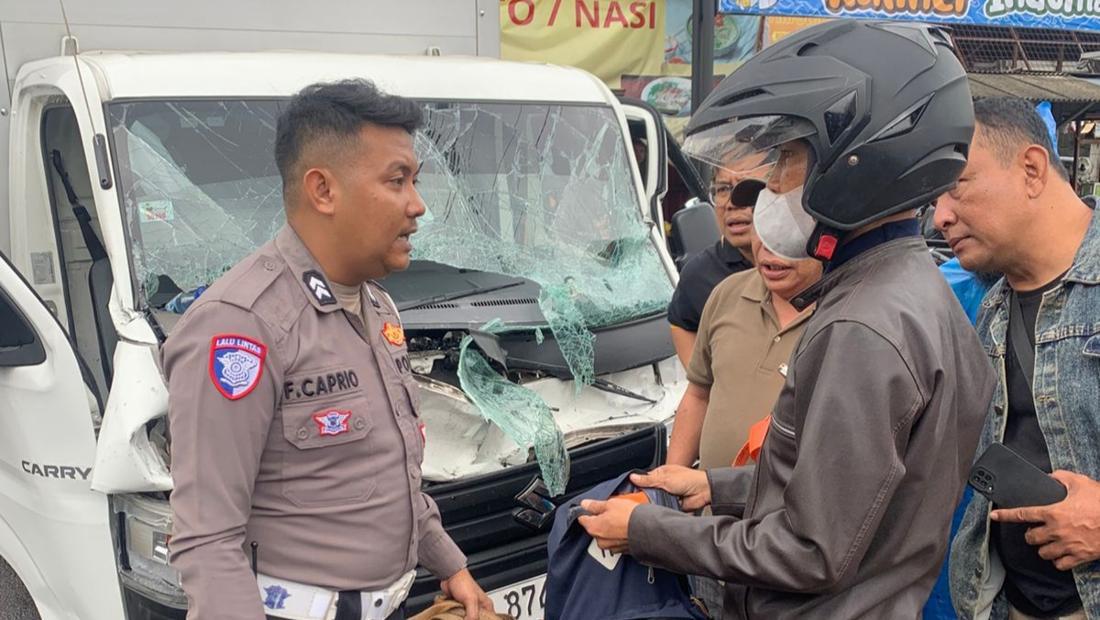 Sopir Pikap Terluka Usai Tabrak Motor Dan Truk Beruntun Di Bogor