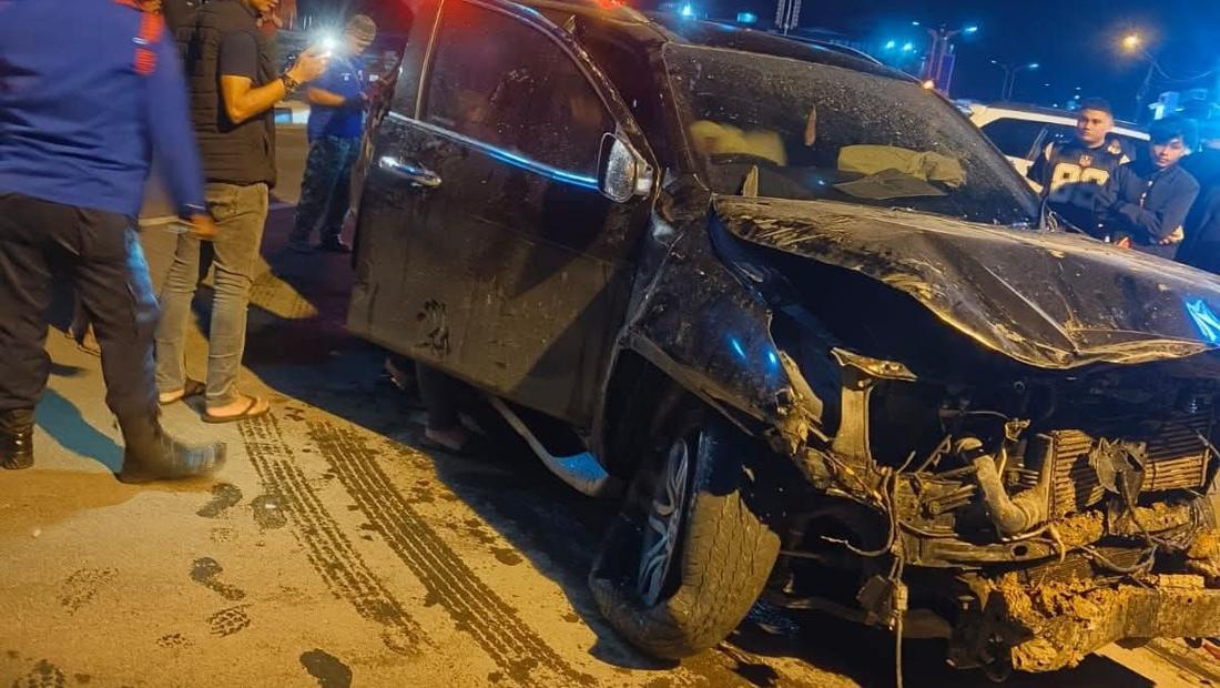 Abg Kemudikan Fortuner Dinas Pemkab Mamuju Tabrak Warung Dan 2 Warga Di Sulbar