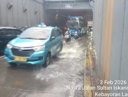Banjir 25 Cm Rendam Underpass Simprug, Lalin Kebayoran Lama Tersendat
