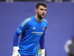 Maarten Paes Resmi Gabung Ajax, Beri Perpisahan Menyentuh ke FC Dallas