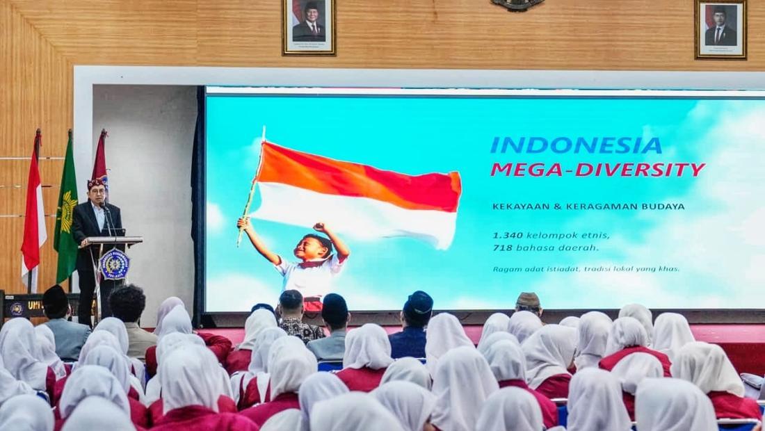 Menbud Fadli Zon Ungkap Kekayaan Budaya Toleransi Islam Di Umsura