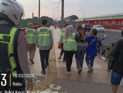 Layanan 110 Polda Sumsel Gagalkan Warga Akhiri Hidup di Jembatan Ampera