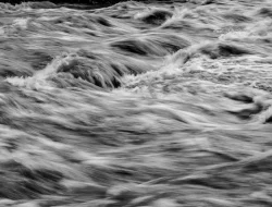 Banjir Bandang di Angola: 15 Tewas, Ribuan Rumah Terendam
